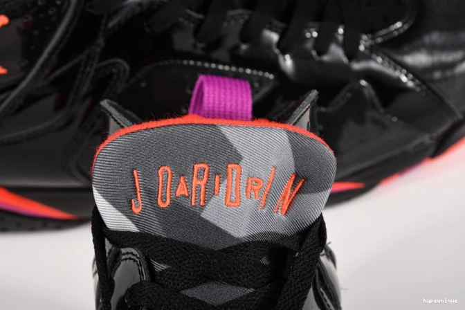 HYPE 7 313358-006 Jordan Black Retro Patent Air 0813
